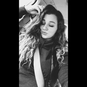 Meet your Posher, Kenzie